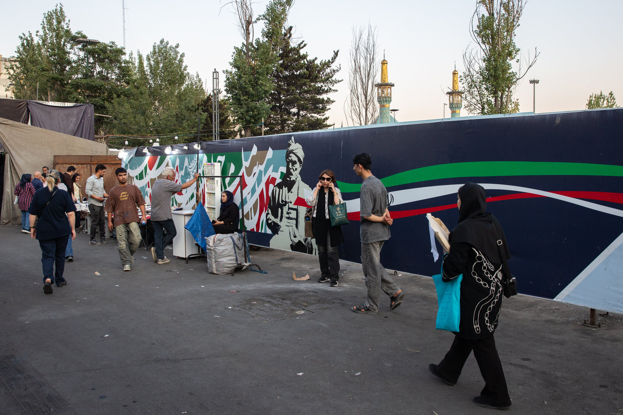 U.S. and Iran Blow Through Deadline to Agree to a Broad Deal to End War