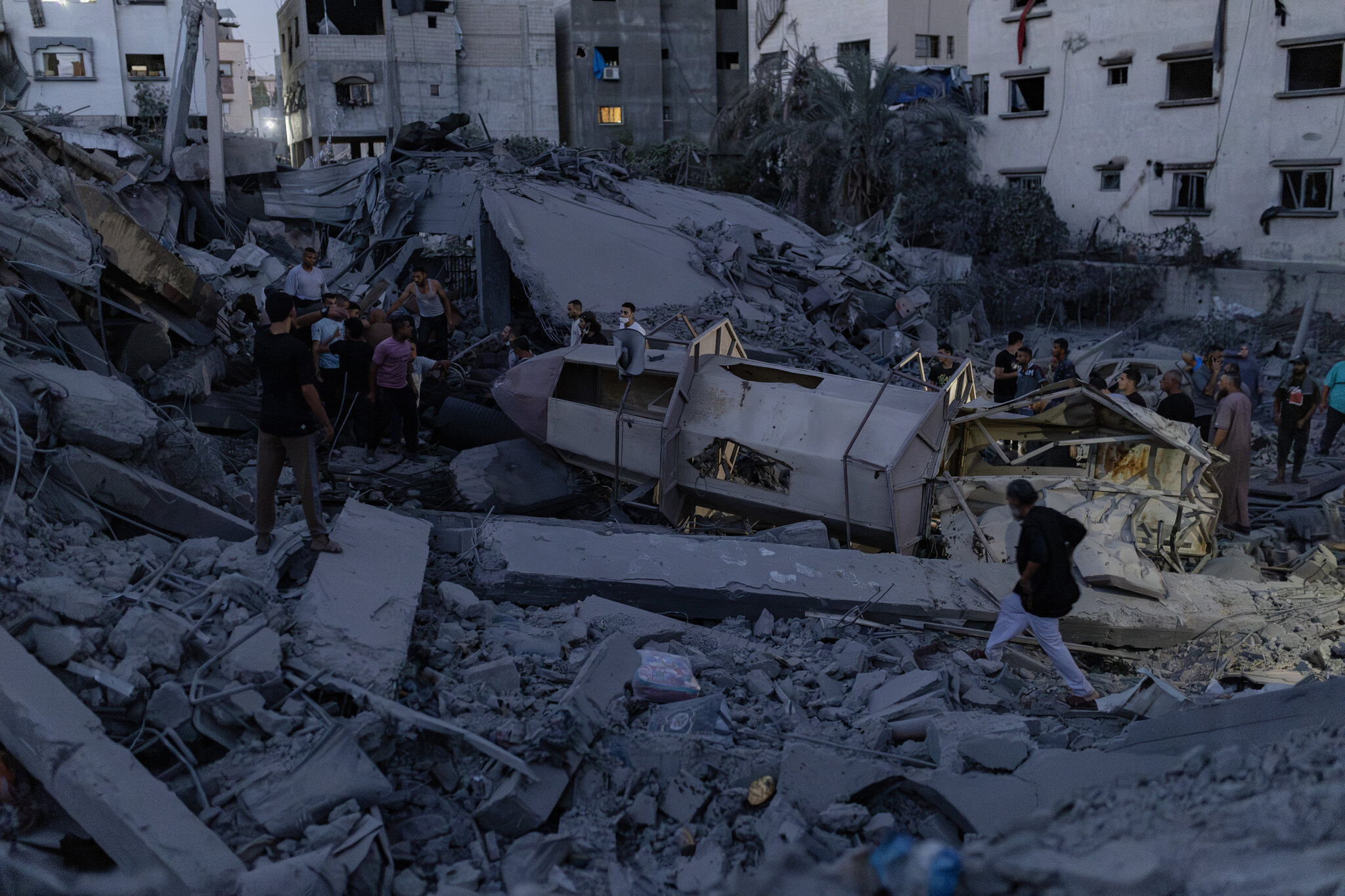 Israel Strikes Mosque in Gaza City